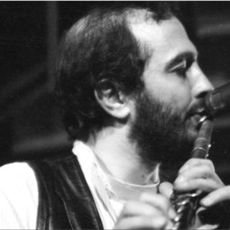 שם-טוב לוי בהופעה, 1985