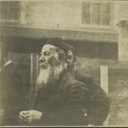 Rabbi Reines Leaving the Congress