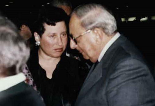 Tsippi Fleischer with the fifth Israeli president Isaac Navon at the premier of the "Oratoria 1492-1992", Haifa (1992)