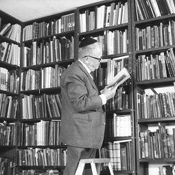 Agnon in His Library