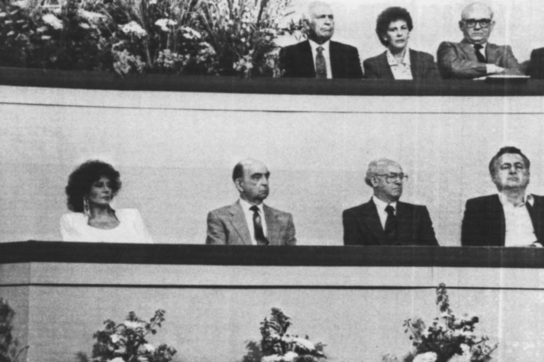 Sasha Argov at the Israel Prize ceremony, 1988